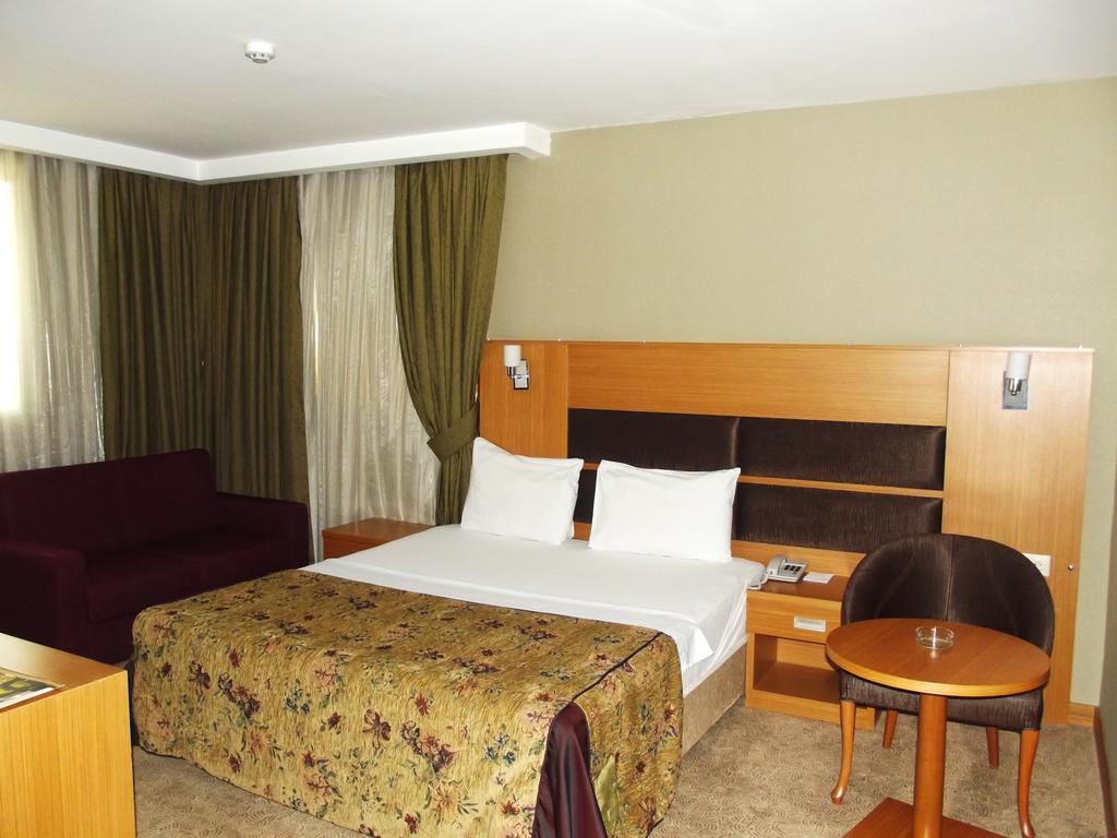 Pinar Elite Hotel Adana Rum bild