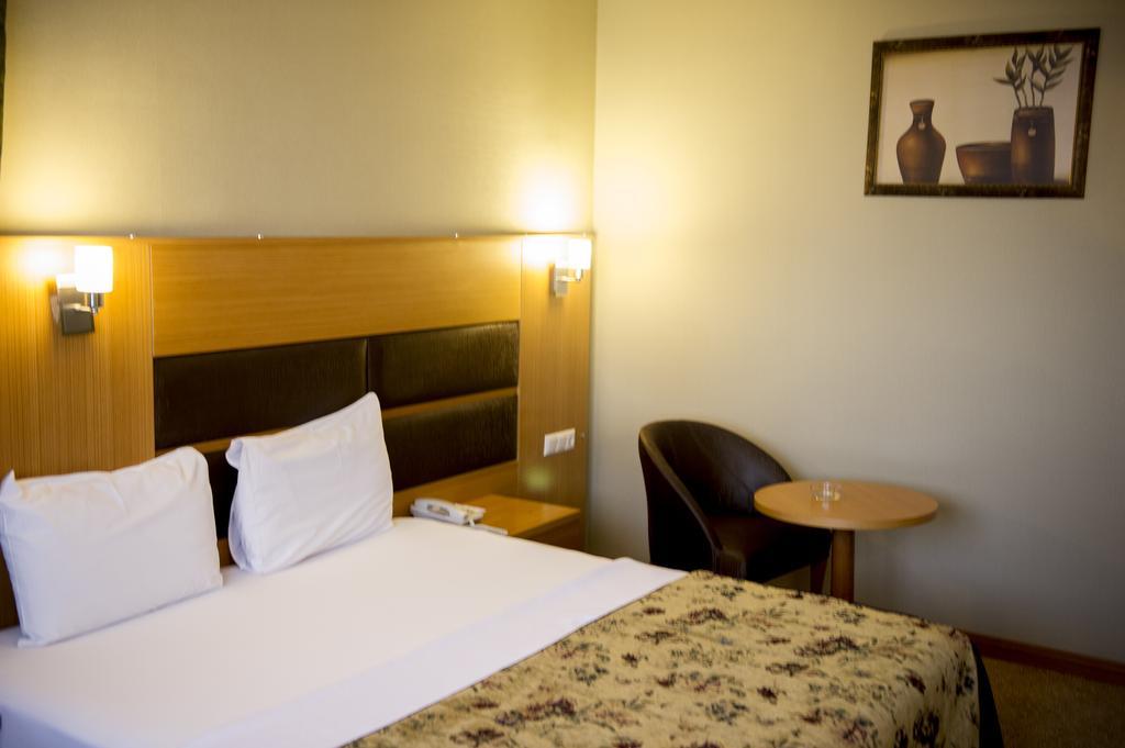 Pinar Elite Hotel Adana Rum bild
