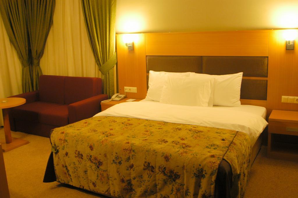 Pinar Elite Hotel Adana Rum bild