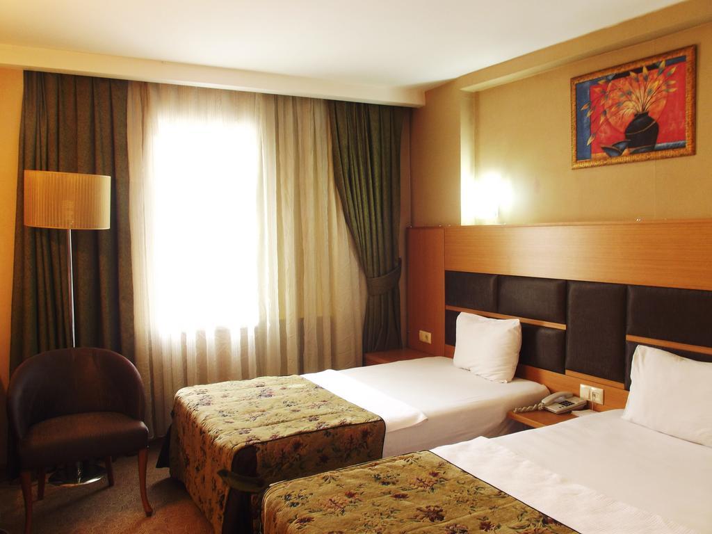 Pinar Elite Hotel Adana Rum bild